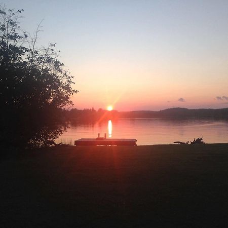 Algonquin'S Edge Resort Madawaska Exteriér fotografie